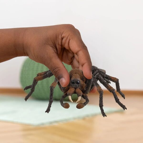 4059433713175-aragog