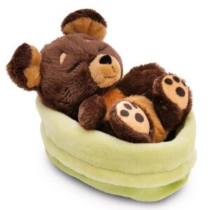 Chien brun dans son panier vert – Sleeping Pets